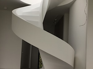 Schody z prefabrykatów w formie spirali z zamkniętym podniebieniem - zdjęcie od a.p.rud schody