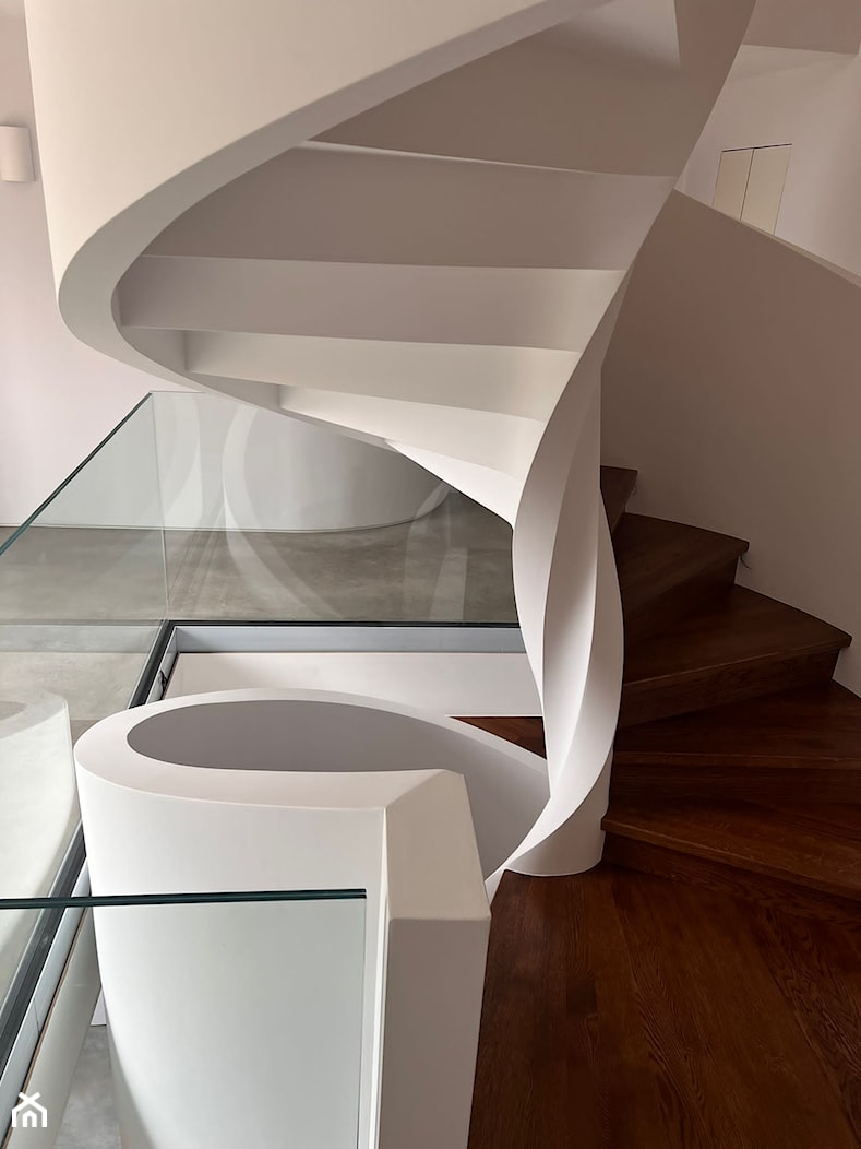 Schody Spiralne z balustradami pełnymi - Salon, styl nowoczesny - zdjęcie od a.p.rud schody - Homebook