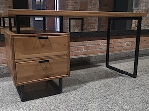 Biurko dębowe w stylu industrialnym HUGON - zdjęcie od RaWood Premium Furniture