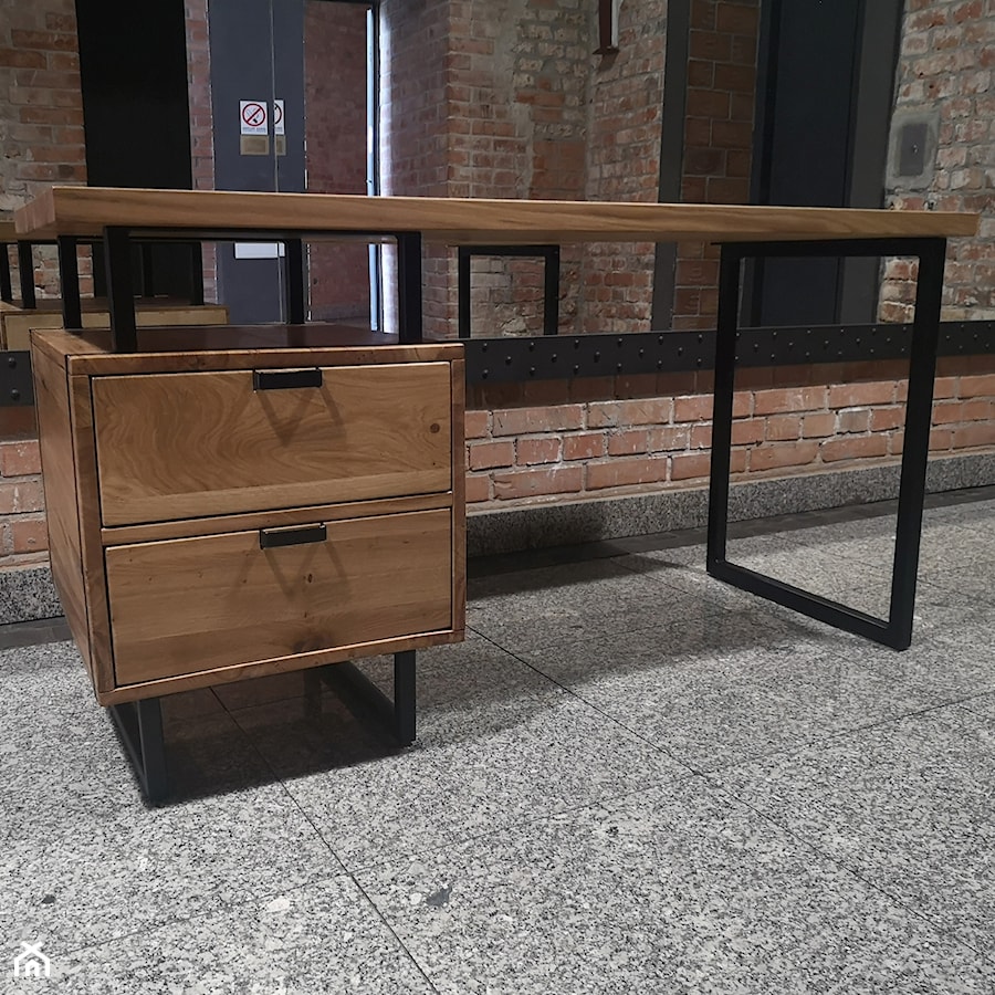 Biurko dębowe w stylu industrialnym HUGON - zdjęcie od RaWood Premium Furniture