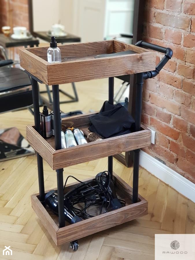 Industrialny wózek fryzjerski na kółkach z drewna litego - zdjęcie od RaWood Premium Furniture