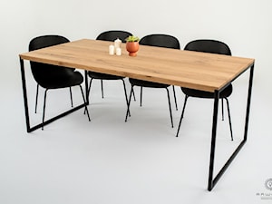 Elegancki stół z litego drewna dębowego do jadalni salonu NESCA II - zdjęcie od RaWood Premium Furniture