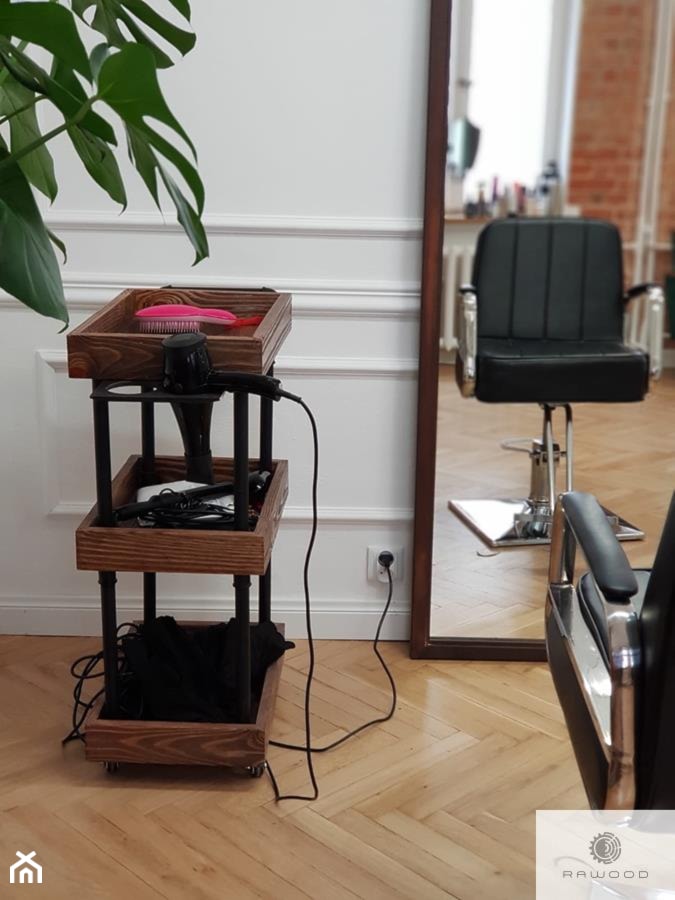 Industrialny wózek fryzjerski na kółkach z drewna litego - zdjęcie od RaWood Premium Furniture - Homebook