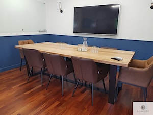 Stół duży, konferencyjny, dębowy na czarnej, stalowej nodze - zdjęcie od RaWood Premium Furniture