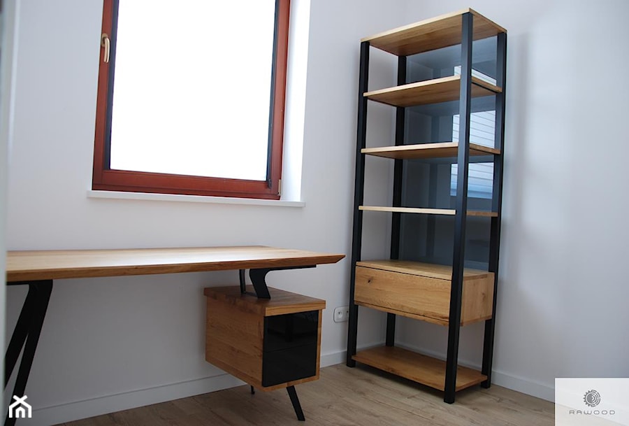 Industrialny regał loftowy dębowy na książki do salonu gabinetu MILAN - zdjęcie od RaWood Premium Furniture
