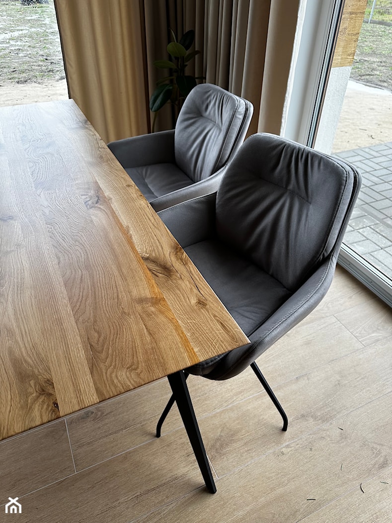 Stół z dębowym blatem do salonu VITA II - zdjęcie od RaWood Premium Furniture - Homebook
