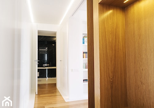 Mieszkanie z "ukrytym' gabinetem - Hol / przedpokój, styl minimalistyczny - zdjęcie od 81.WAW.PL