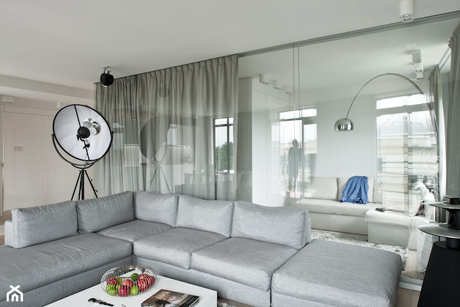 PROJEKT 3 - Średni biały salon, styl nowoczesny - zdjęcie od muc&scott interiors