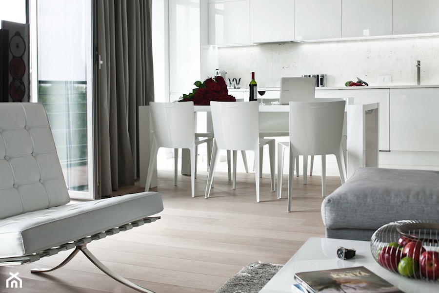 PROJEKT 3 - Mały biały salon z kuchnią z jadalnią, styl nowoczesny - zdjęcie od muc&scott interiors