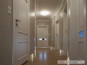 Pastelowo - Średni czarny hol / przedpokój, styl tradycyjny - zdjęcie od Homeemotions.architects