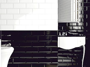 Metro 10x20 - Mała na poddaszu bez okna z lustrem łazienka, styl glamour - zdjęcie od LIS Ceramika