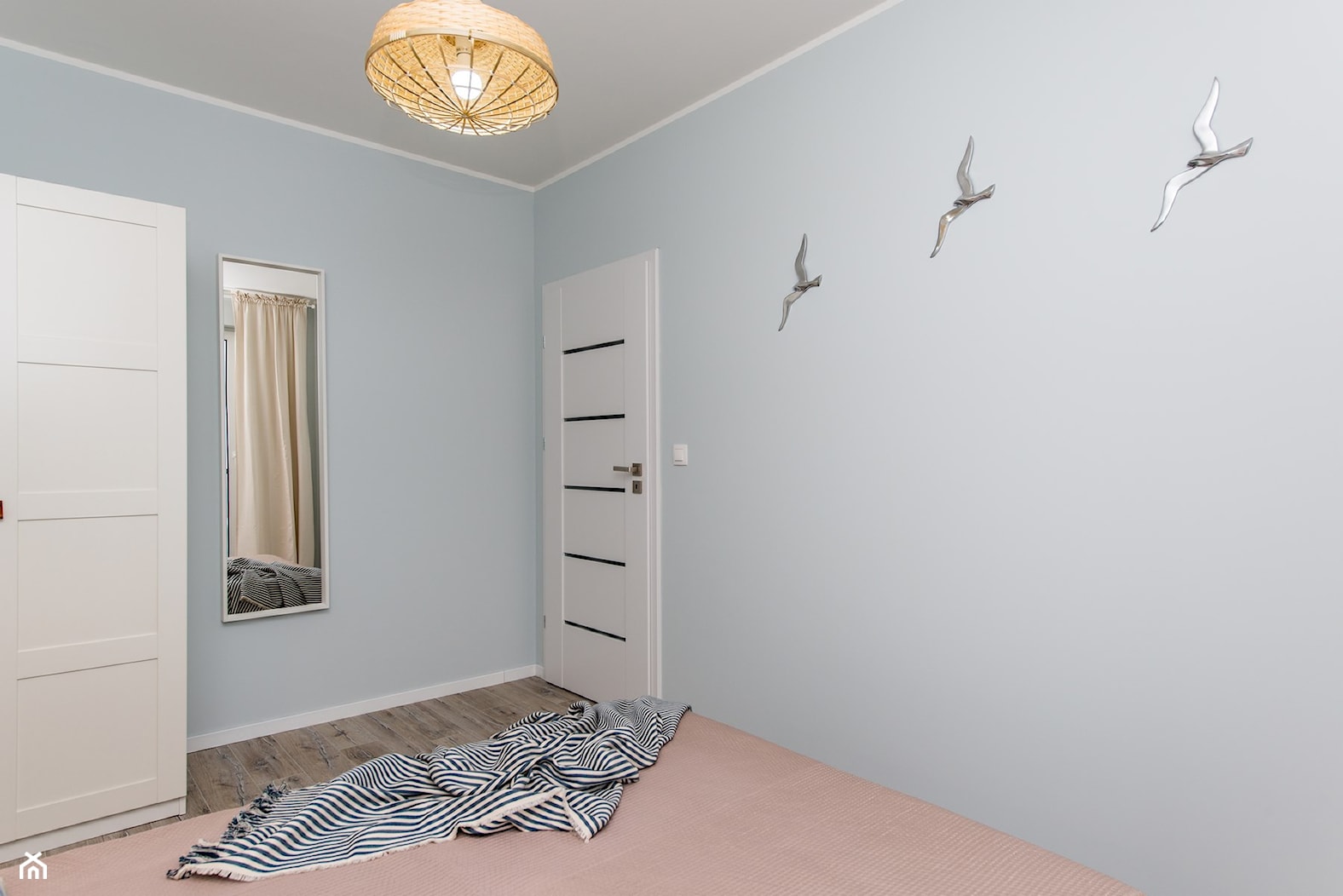 GDAŃSK | 40M2 - Średnia szara sypialnia, styl nowoczesny - zdjęcie od KartA Pracownia Projektowa Katarzyna Cimochowska - Homebook