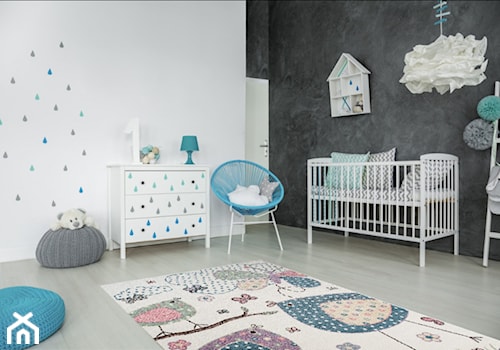 Duży biały czarny pokój dziecka dla niemowlaka dla chłopca dla dziewczynki, styl skandynawski - zdjęcie od Rugito