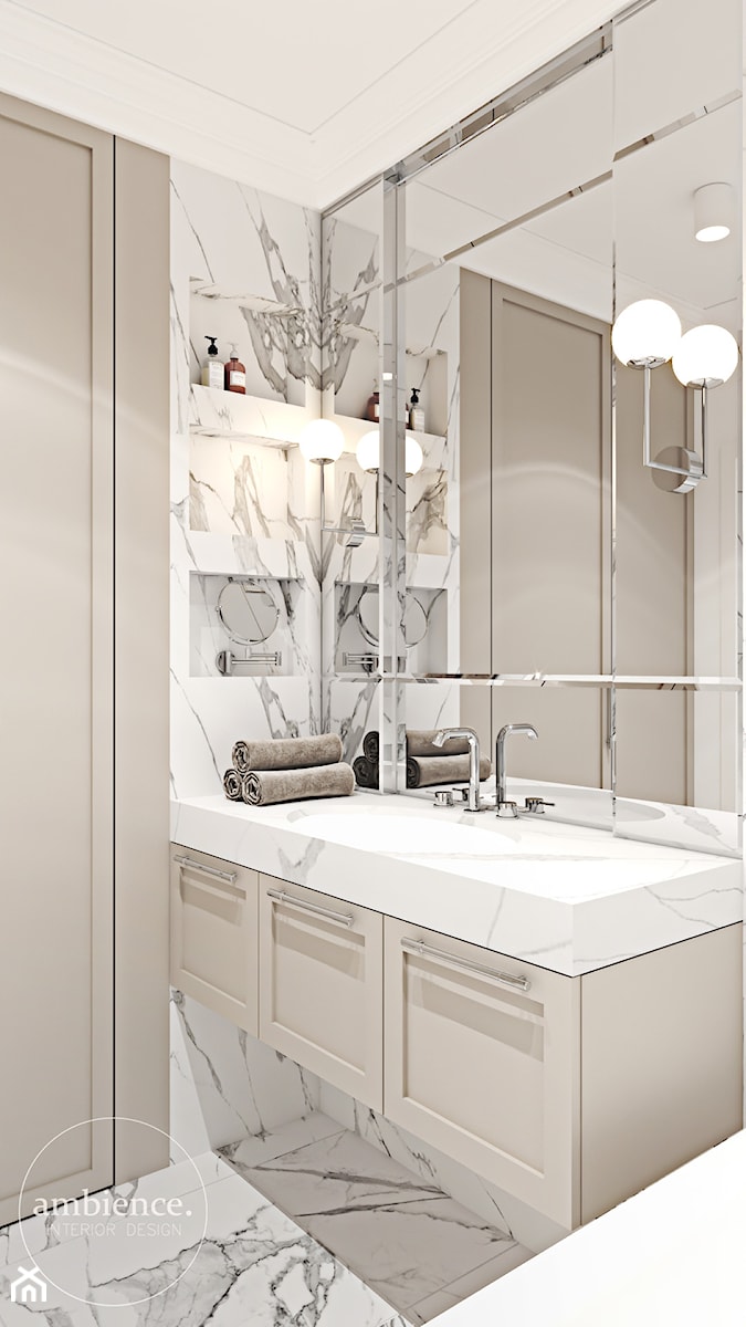 Z nutą stylu amerykańskiego - Średnia z lustrem z marmurową podłogą z punktowym oświetleniem łazienka, styl glamour - zdjęcie od Ambience. Interior design