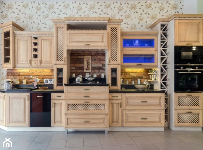 Kuchnie - Średnia zamknięta z kamiennym blatem szara z zabudowaną lodówką z nablatowym zlewozmywakiem kuchnia jednorzędowa, styl prowansalski - zdjęcie od Max Kuchnie