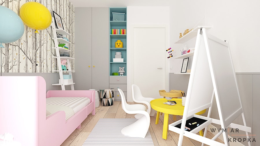 Pokój Zuzi - Mały biały szary pokój dziecka dla dziecka dla dziewczynki, styl skandynawski - zdjęcie od Wymiar i Kropka