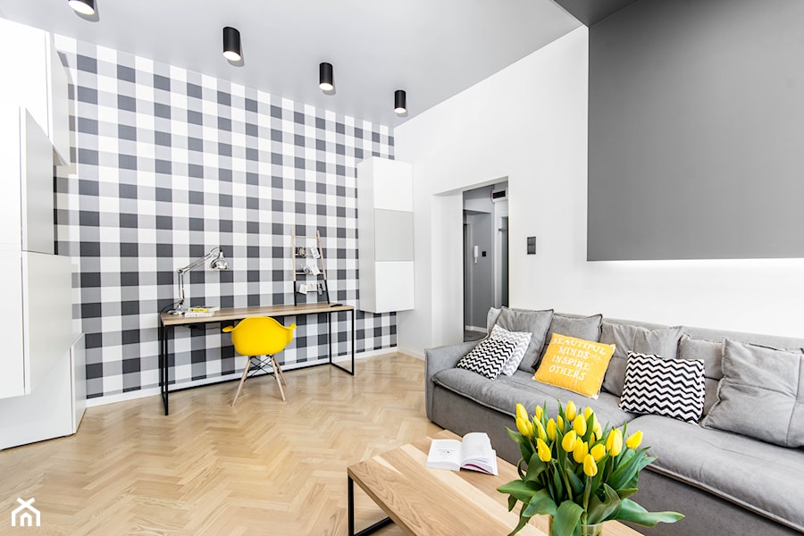 APARTAMENT AIRBNB - Mały biały szary salon, styl skandynawski - zdjęcie od HOUSE DESIGN