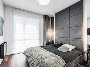 INTELIGENTNE ROZWIĄZANIA - Średnia biała sypialnia, styl nowoczesny - zdjęcie od HOUSE DESIGN