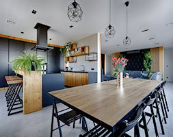 NOWOCZESNY DOM PARTEROWY - Średnia biała jadalnia w salonie w kuchni, styl nowoczesny - zdjęcie od HOUSE DESIGN - Homebook
