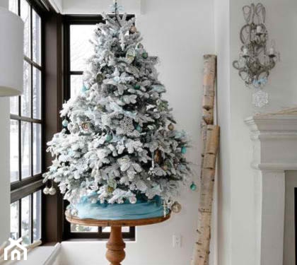 bożonarodzeniowe drzewko w wersji białej