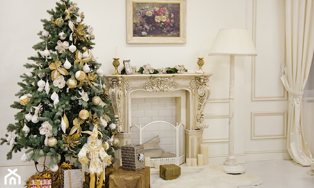 świąteczna dekoracja kominka w stylu klasycznym