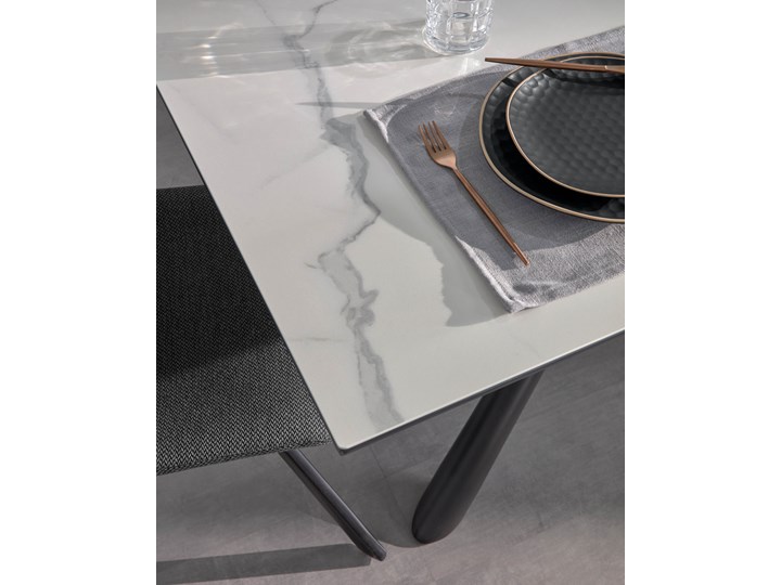 Stół rozkładany Theone 160 (210) x 90 cm porcelanowy nogi ze stali wykończenie czarne Ceramika Rozkładanie Rozkładane Płyta MDF Szkło Kategoria Stoły kuchenne
