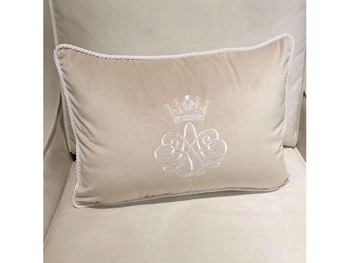 PODUSZKA WELUROWA OZDOBNA Z DOWOLNYM HAFTEM WYBIERZ KOLOR CROWN 45x45cm Poliester 30x50 cm Prostokątne Kolor Beżowy Poduszka dekoracyjna 45x45 cm 35x50 cm Kategoria Poduszki i poszewki dekoracyjne