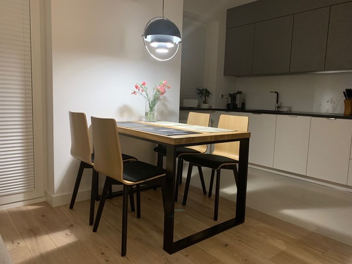 LUKA W PS krzesło dębowe, miękkie siedzisko czarna rama Wysokość 87 cm Tkanina Płyta MDF Tapicerowane Drewno Głębokość 41 cm Głębokość 40 cm Szerokość 40 cm Wysokość 48 cm Kolor Czarny