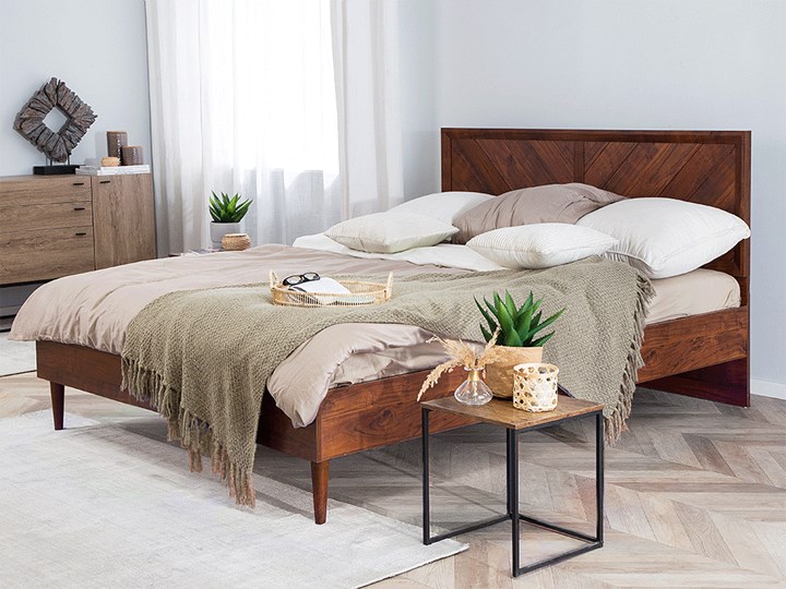 Łóżko LED ze stelażem ciemne drewno 180 x 200 cm wysokie wezgłowie kolorowe oświetlenie rustykalny design ramy Łóżko drewniane Kategoria Łóżka do sypialni
