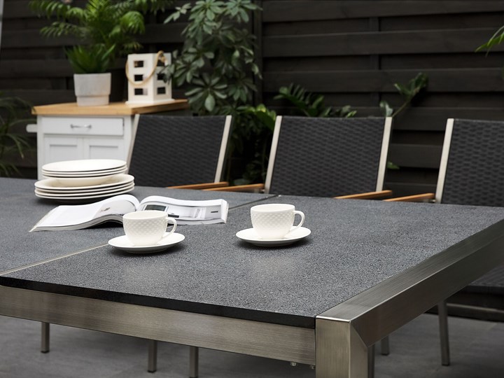 Zestaw mebli ogrodowych jadalniany szary stół granit/bazalt 220 x 100 cm 8 czarnych krzeseł z technorattanu sztaplowanych Stoły z krzesłami Stal Kategoria Zestawy mebli ogrodowych Zawartość zestawu Krzesła