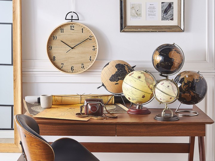 Figurka dekoracyjna globus brązowy korek 25 cm Metal Kolor Czarny Globusy Kategoria Figury i rzeźby