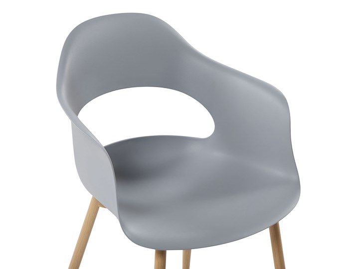 Zestaw 2 krzeseł szarych plastikowych nóżki jasne drewno ozdobne do jadalni styl skandynawski Szerokość 54 cm Tworzywo sztuczne Głębokość 47 cm Wysokość 81 cm Metal Styl Industrialny