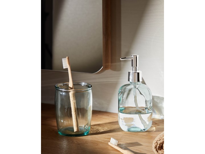 Dozownik do mydła Trella wykonany z przezroczystego szkła pochodzącego w 100% z recyklingu Szkło Dozowniki Kolor Biały