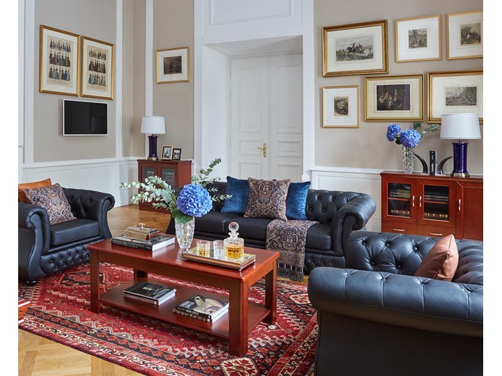 3-osobowa sofa Chester Lux, czarna, skóra
