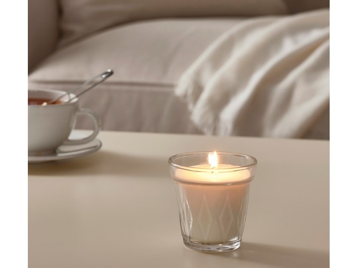 IKEA VÄLDOFT Świeca zapachowa w szkle, kwiat/szkło bezbarwne, 8 cm Kategoria Świeczniki i świece Świecznik Kolor Biały