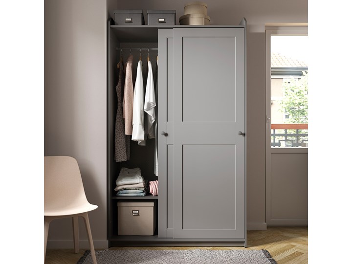 IKEA HAUGA Szafa z drzwiami przesuwanymi, Szary, 118x55x199 cm Płyta MDF Kategoria Szafy do garderoby Ilość drzwi Dwudrzwiowe