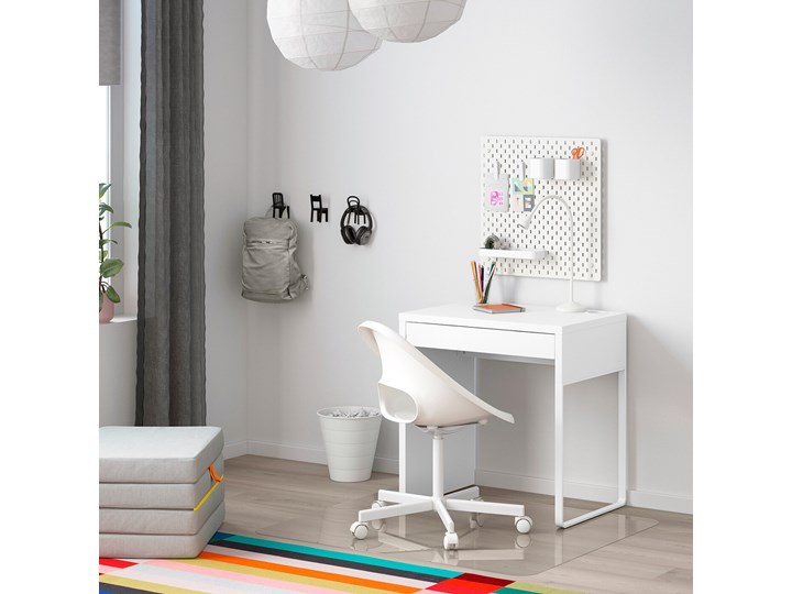 IKEA MICKE Biurko, Biały, 73x50 cm Głębokość 73 cm Płyta MDF Szerokość 73 cm Kategoria Biurka