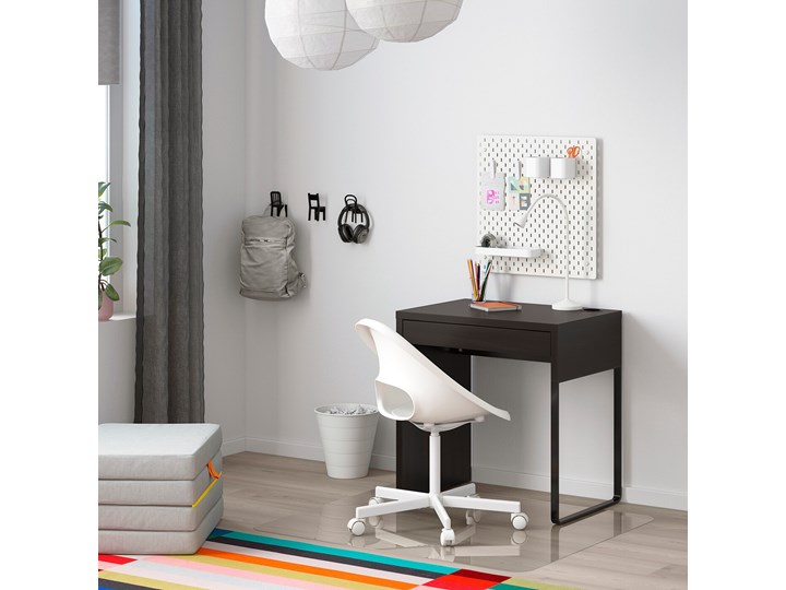 IKEA MICKE Biurko, Czarnobrąz, 73x50 cm Płyta MDF Głębokość 73 cm Szerokość 73 cm Kolor Czarny Kategoria Biurka