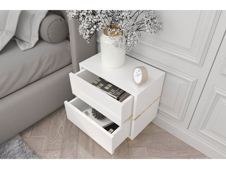 Elegancka biała szafka nocna Dancan MAGICA ze złotymi dodatkami Pomieszczenie Pokój nastolatka Płyta MDF Metal Płyta laminowana Styl Glamour
