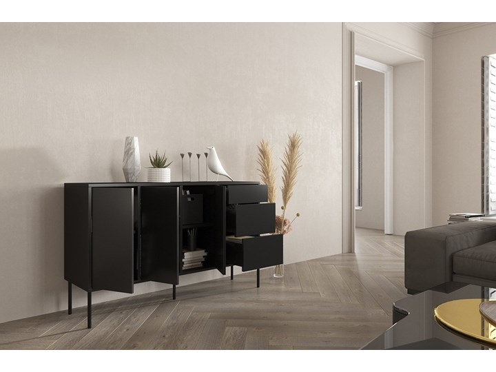 Czarna nowoczesna komoda Dancan MIRKA / szer. 130 cm - Promocja! Wysokość 78 cm Z szafkami i szufladami Głębokość 40 cm Pomieszczenie Sypialnia
