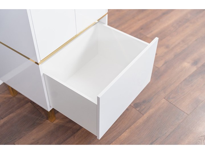 Elegancka biała szafa Dancan MAGICA ze złotymi dodatkami Metal Płyta laminowana Styl Nowoczesny Płyta MDF Rodzaj frontów Mat