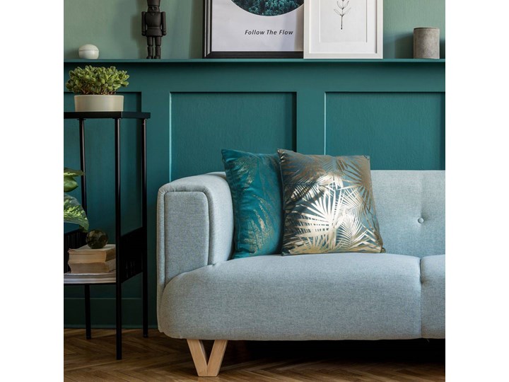 Poszewka na poduszkę zielona zdobiona złotym nadrukiem w rozmiarze 45x45 z miękkiej tkaniny velvet 45x45 cm Kolor Zielony Poszewka dekoracyjna Poliester Pomieszczenie Salon