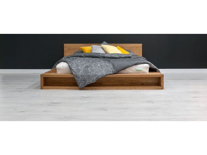 Łóżko Command z litego drewna Dąb 140x200 cm Drewno Styl Vintage Łóżko drewniane Styl Minimalistyczny