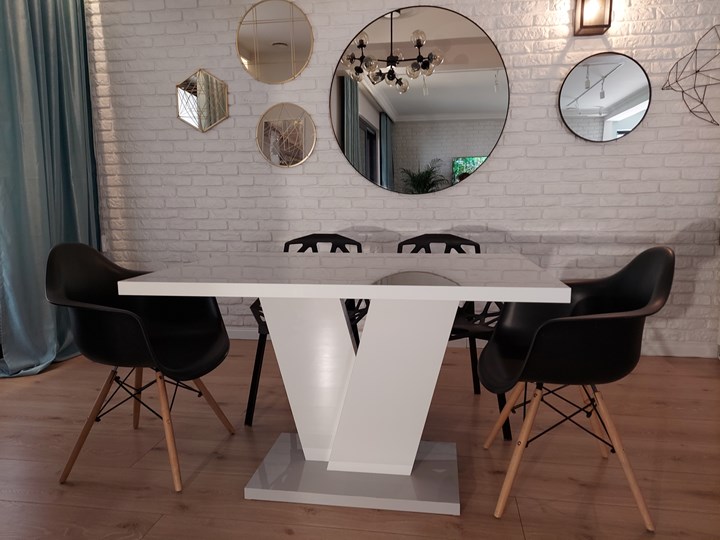 Nierozkładany stół do jadalni w wysokim połysku Niko Wysokość 120 cm Wysokość 75 cm Szerokość 70 cm Płyta MDF Długość 120 cm Szerokość 80 cm Wysokość 70 cm Szerokość 120 cm Długość 70 cm Kolor Czarny