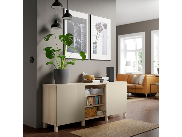 IKEA BESTÅ Kombinacja z drzwiami, Dąb bejcowany na biało/Selsviken/Stubbarp wysoki połysk beż, 180x42x74 cm Drewno Kategoria Komody Z szafkami Płyta MDF Głębokość 42 cm Szerokość 180 cm Wysokość 42 cm Pomieszczenie Sypialnia
