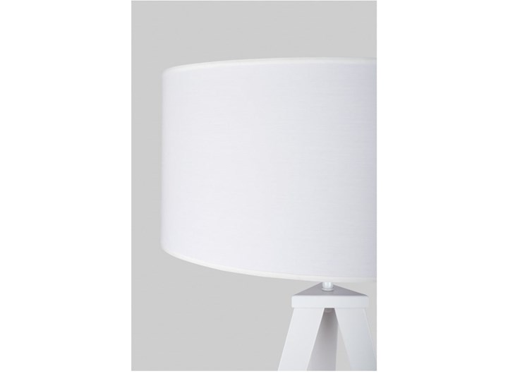 Lampa stojąca z białymi metalowymi nogami i białym kloszem loomi.design Kiki Tkanina Lampa z kloszem Styl Nowoczesny