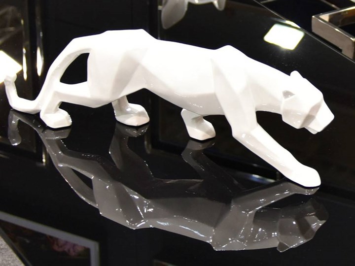 Geometryczna biała figura puma 44x24x9 cm A109 Kolor Biały Kategoria Figury i rzeźby