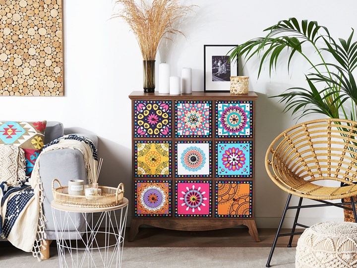 Beliani Komoda wielokolorowa ciemne drewno 8 szuflad styl orientalny marokański Wysokość 92 cm Głębokość 40 cm Płyta MDF Szerokość 79 cm Z szufladami Kolor Wielokolorowy
