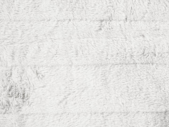 Beliani Koc biały 150 x 200 cm narzuta na łóżko dekoracje do salonu gruby puchowy kocyk 150x200 cm Poliester Kategoria Koce i pledy