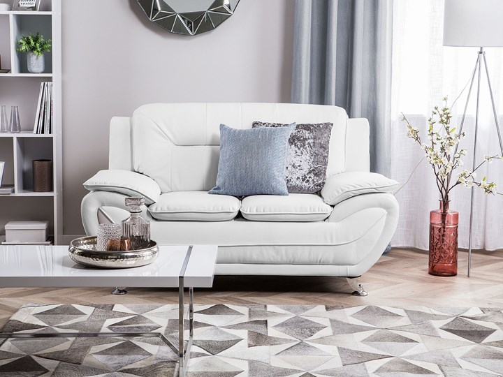 Beliani Sofa 2-osobowa biała tapicerowana ekoskórą srebrne nóżki grube oparcie retro design Stała konstrukcja Głębokość 86 cm Szerokość 155 cm Nóżki Na nóżkach